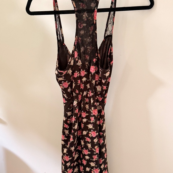 Guess Floral mini dress (size 7) - Picture 4 of 4